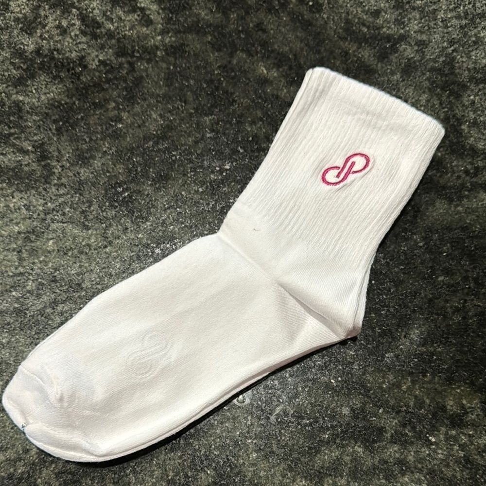 White poshmark socks